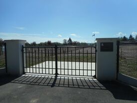 Entrée, cimetière militaire Pontavert
